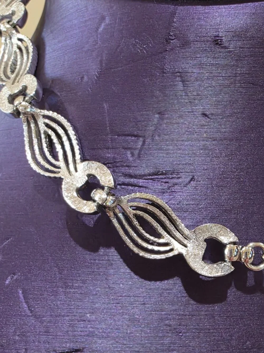 Vintage Signed Trifari (c) Silver-tone Swirled Link Choker Necklace 1950-60's